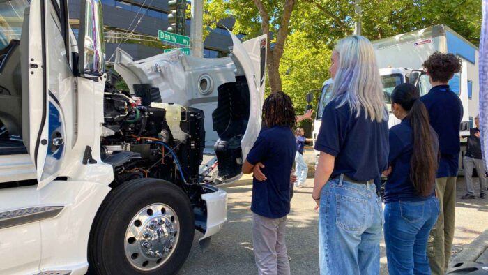 Discovery Corps is Back! - Pacific Science Center